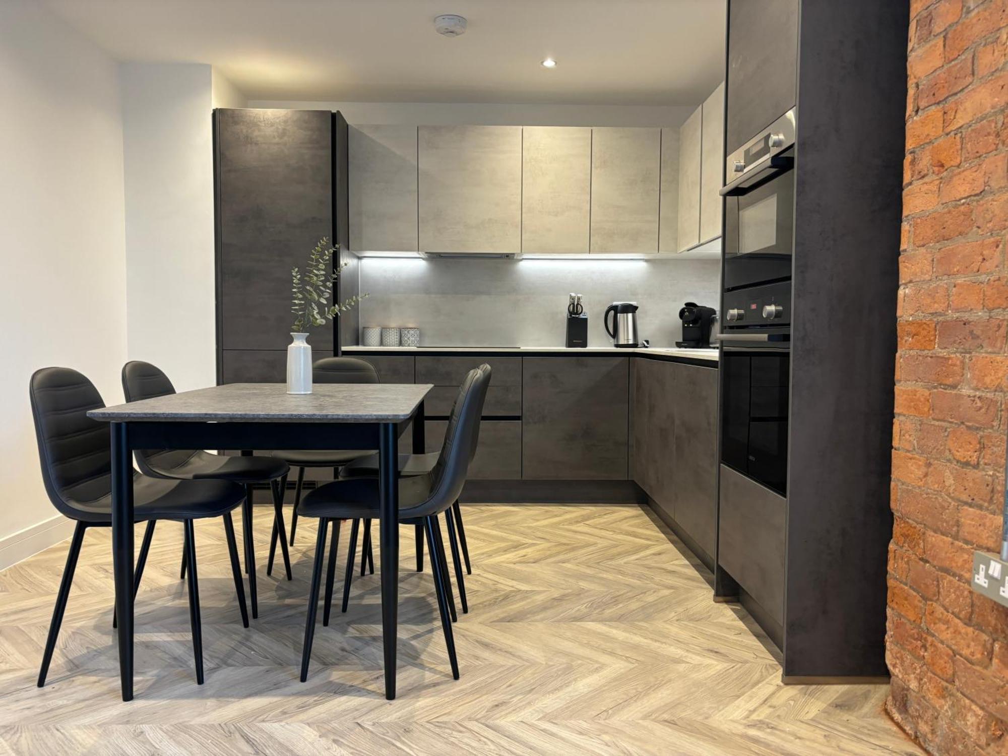 Manchester Apt, Free Parking, Business, Couples & Families Zewnętrze zdjęcie
