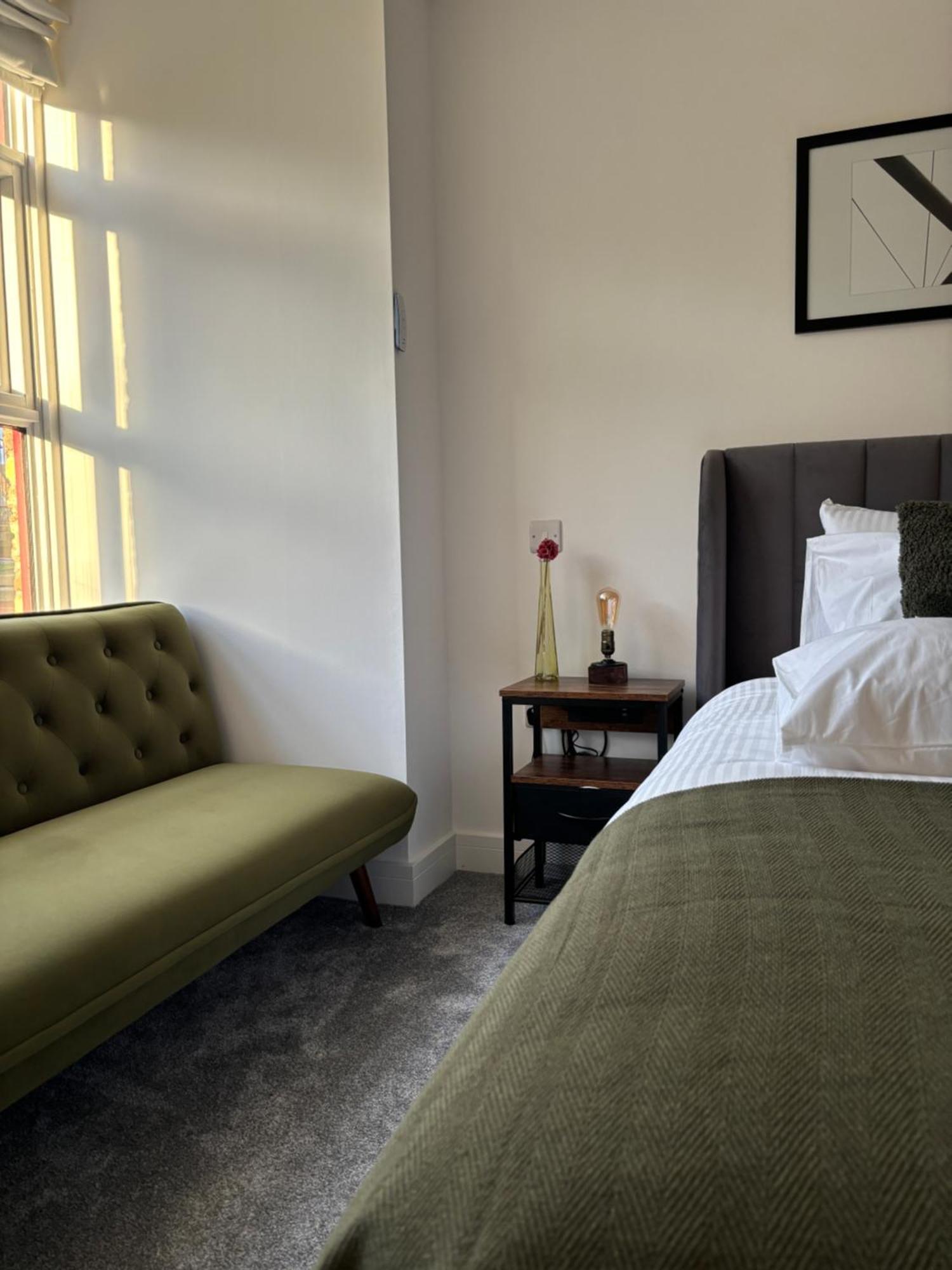 Manchester Apt, Free Parking, Business, Couples & Families Zewnętrze zdjęcie