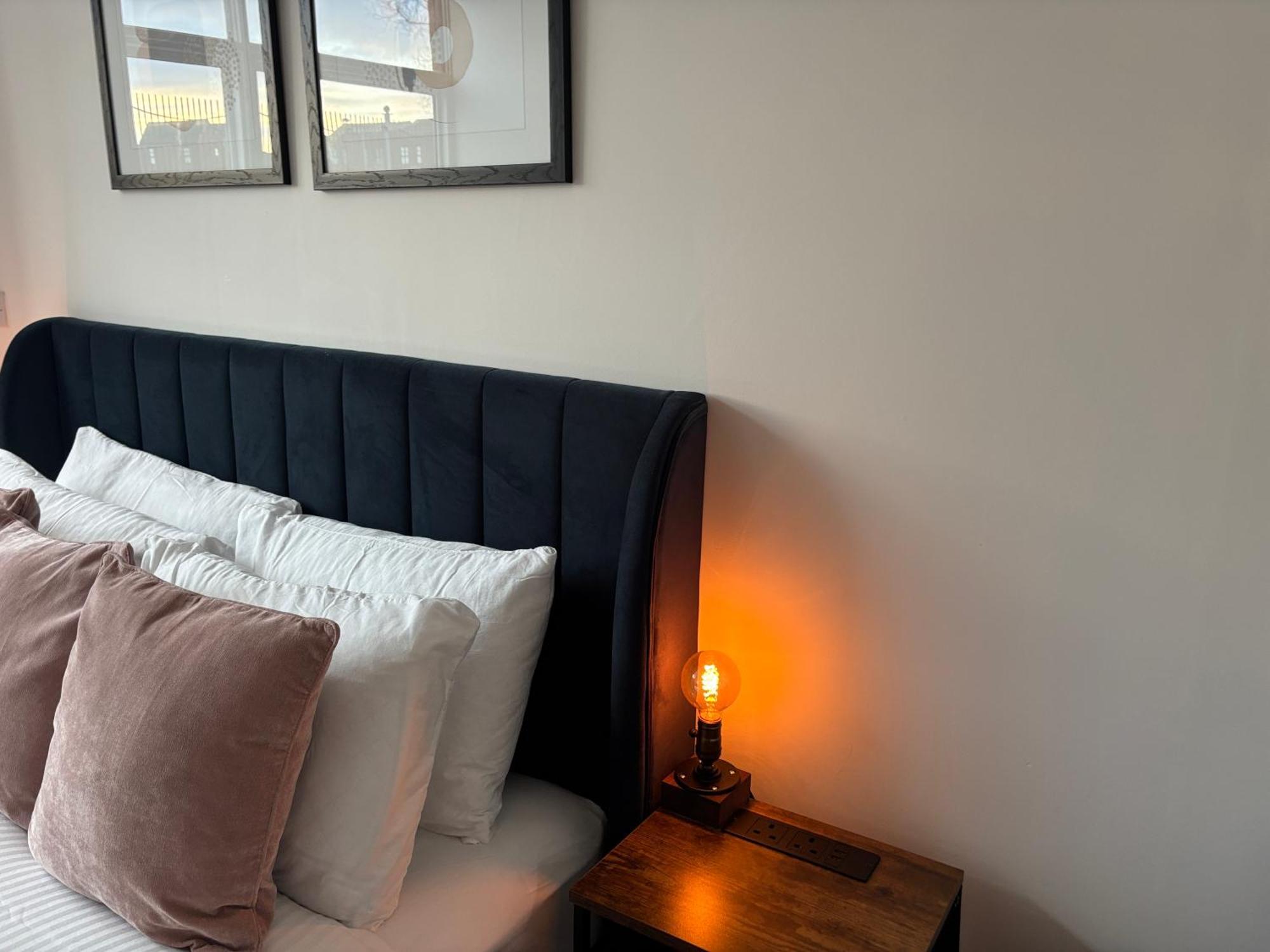 Manchester Apt, Free Parking, Business, Couples & Families Zewnętrze zdjęcie